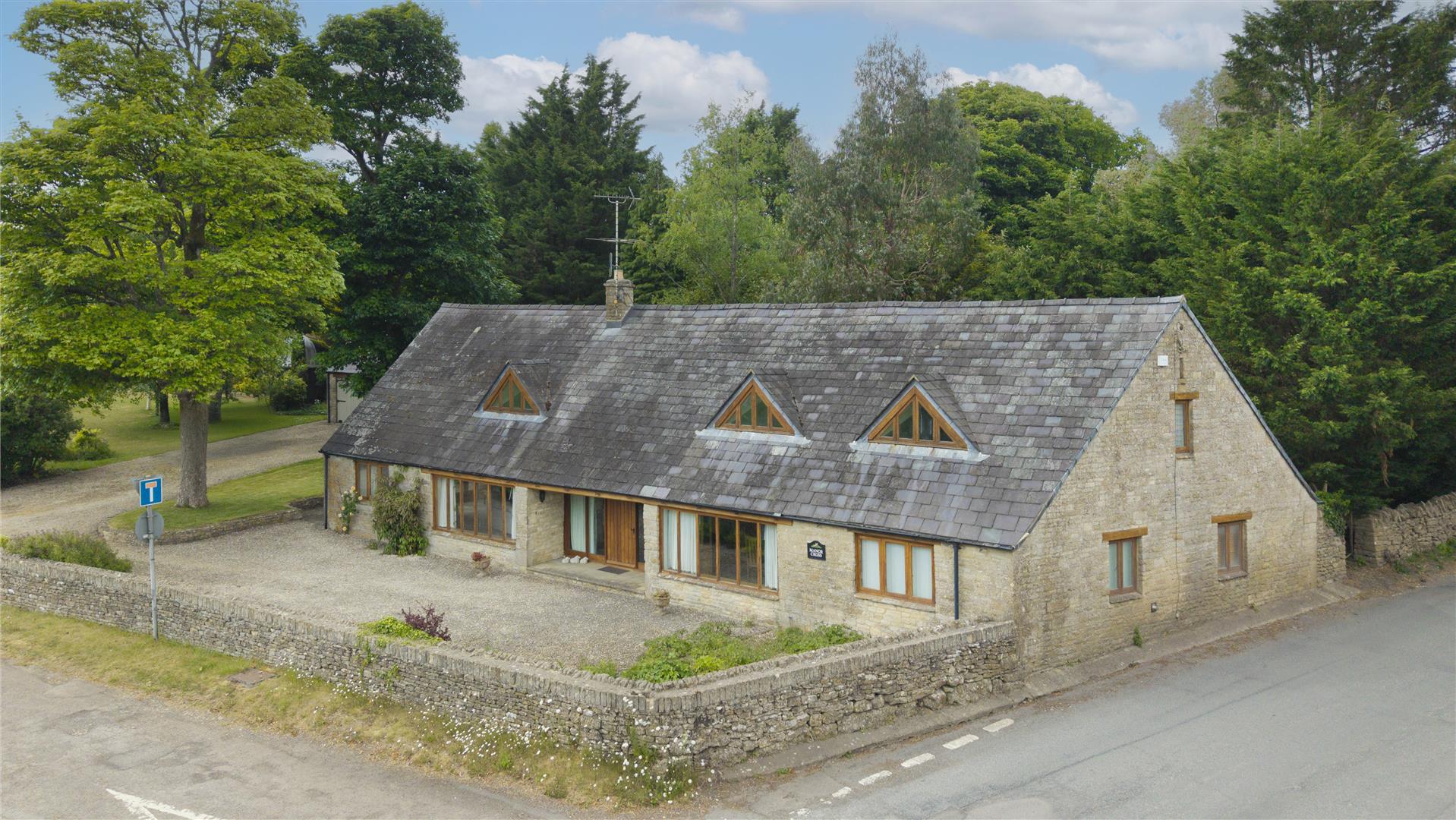 250523ManorCross-1000.jpg